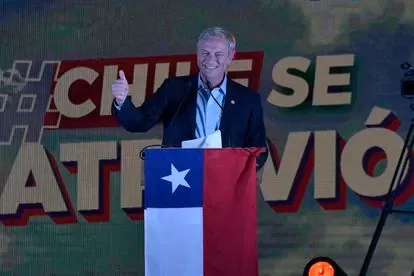 Padre del candidato chileno Antonio Kast se afilió al partido nazi