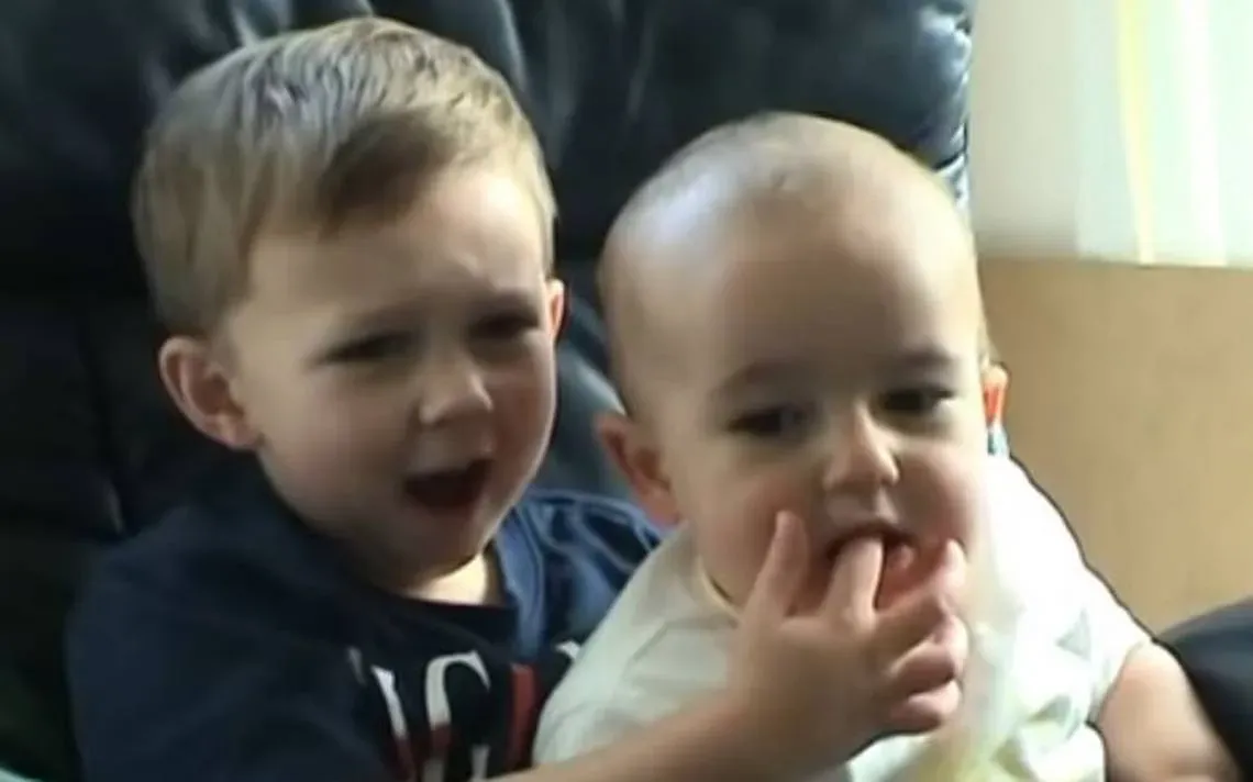 Pagaron $ 700,000 por el video viral "Charlie Bit My Finger".