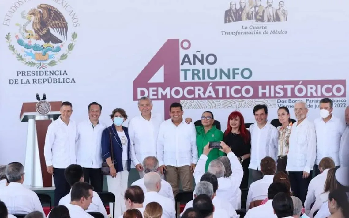 Pasarela de "corcholatas" en la inauguración de la refinería Olmeca