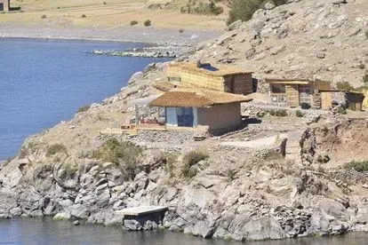 Perú: Hotel construido con caña, bambú y excremento de burro