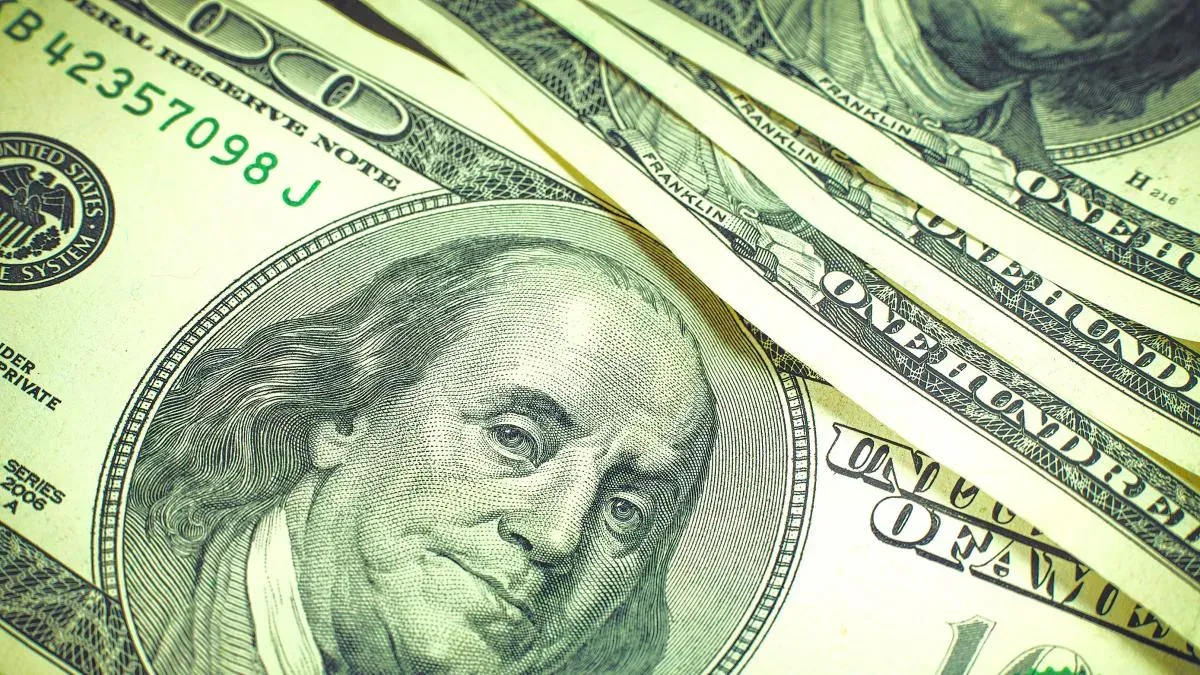 Peso mexicano pierde valor ante dólar por visita de Trump a Xi Jinping