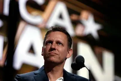 Peter Thiel, abandona Meta para apoyar a Trump