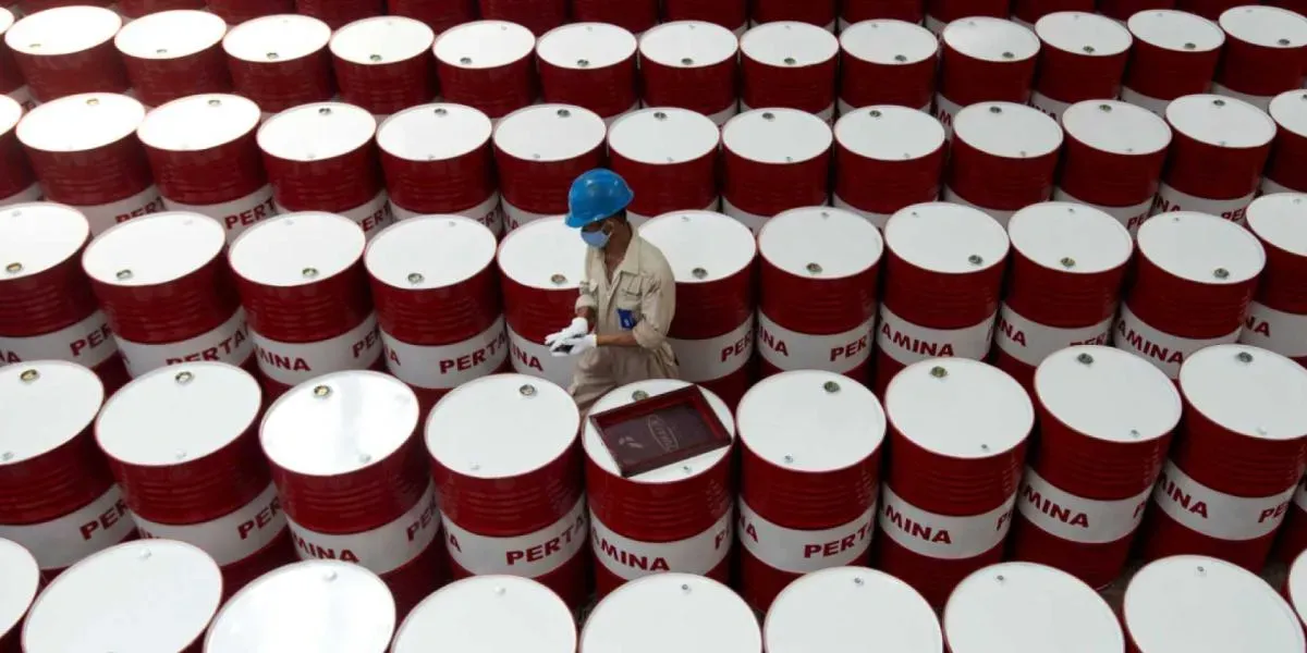 Petróleo disminuye más del 1% por expectativas energéticas en EE. UU.