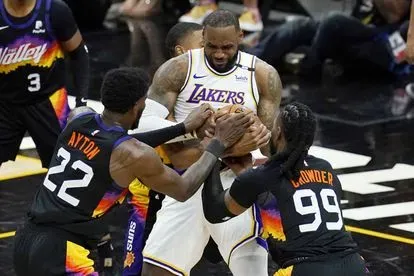 Playoffs NBA: Los Lakers dejan mucho que desear en Phoenix