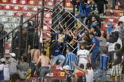 Querétaro vs Atlas: Terror en las gradas