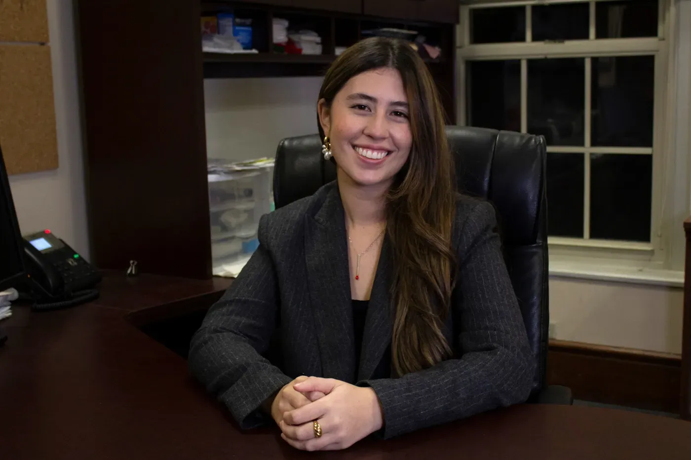 Raquel Coronell, la primera latina en dirigir el periódico de Harvard
