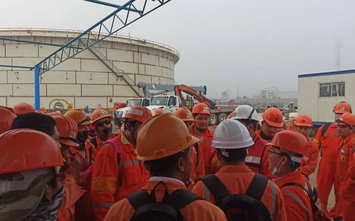 Refinería de Dos Bocas continúa sumando protestas de trabajadores