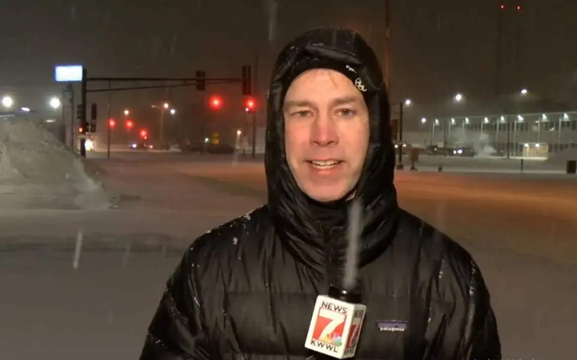 Reportero deportivo no puede cubrir la tormenta invernal