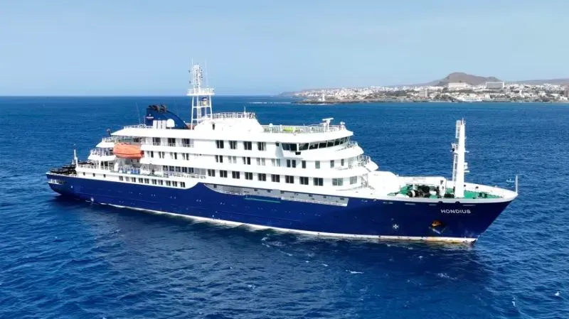 Rescatan a tres del crucero enfermo.