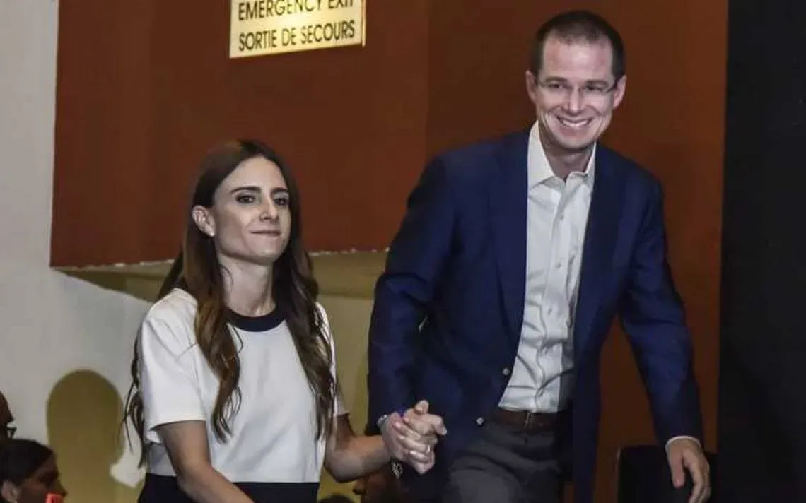 Ricardo Anaya crítica pruebas de FGR sobre presuntos sobornos