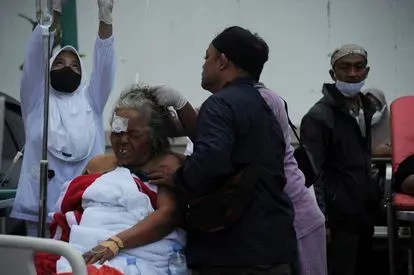 Terremoto en la isla de indonesia deja un saldo de 162 muertos