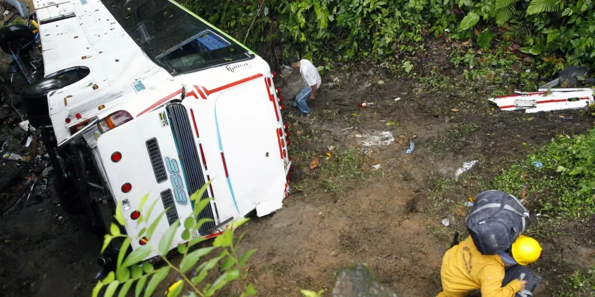 Tragedia vial en Colombia: 13 fallecidos.