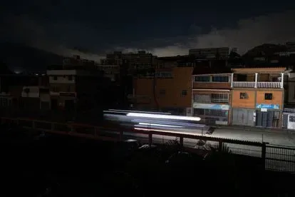 Venezuela sigue con la crisis eléctrica: 19 Estados se quedaron a oscuras
