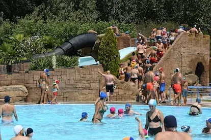 Otra imagen de la piscina de Valencia de Don Juan.