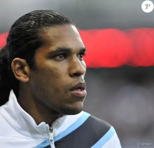 A parte de Alves ¿Qué otros futbolistas brasileños han sido acusados por abuso o violación sexual?