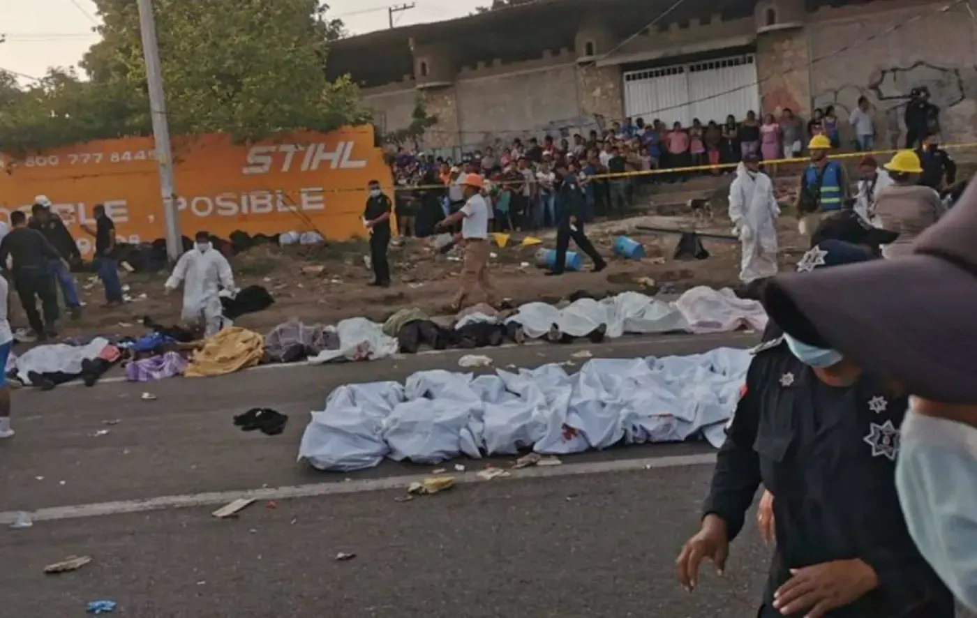 Accidente en Chiapas: Mueren 54 migrantes tras volcadura de tráiler