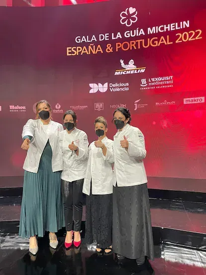 Las cocineras de restaurantes valencianos premiadas con una estrella Michelin. De izquierda a derecha, María José Martínez, de Lienzo; Carito Lourenço, de Fierro; Vicky Sevilla, de Arrels y Alejandra 