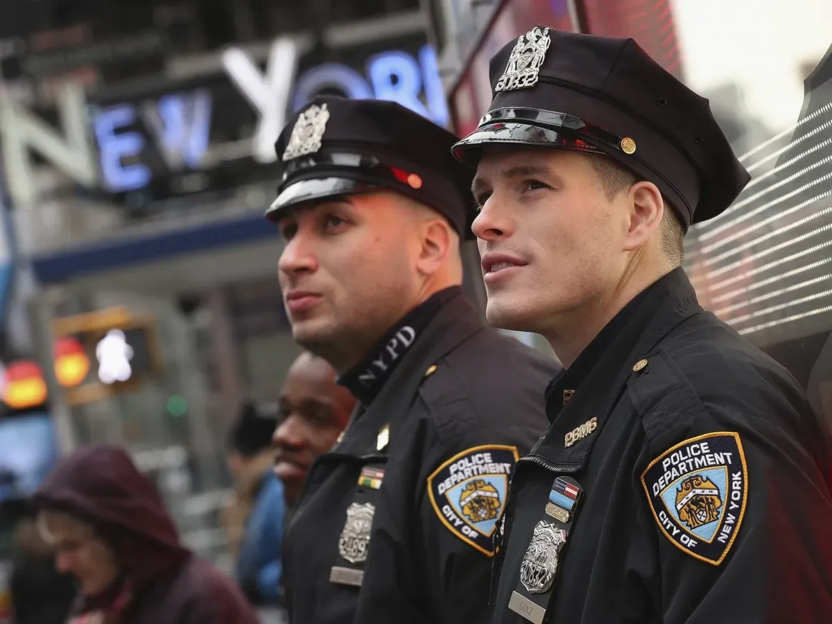 Aviso por SMS de la Policía de Nueva York: “Tiroteo en su barrio, evite la zona”