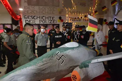 La Policía Nacional de Colombia durante una actividad en la Escuela de Policía Simón Bolívar en Tuluá recrearon escenas alusivas al periodo de la Alemania nazi.