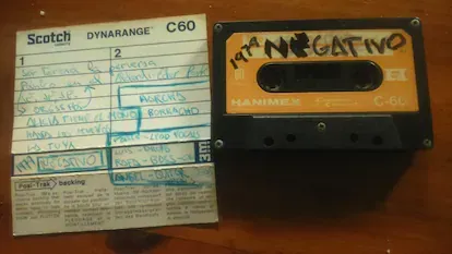 La maqueta en casete de donde se ha sacado parte del material del disco que se acaba de editar de Negativo. / CORTESÍA SUBTERFUGE RECORDS
