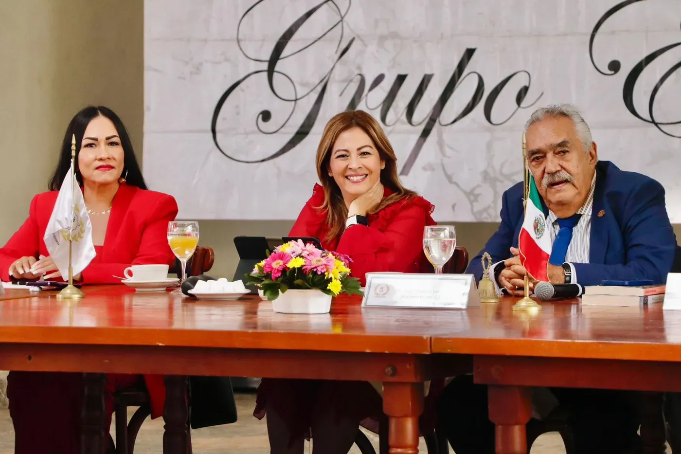 Pide Lucy Meza a empresarios rescatar Morelos