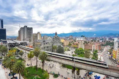 El ranking de seguridad medioambiental tiene especialmente en cuenta la calidad del aire y el grado relativo de protección contra los rigores del cambio climático, y en él aparece Medellín.
