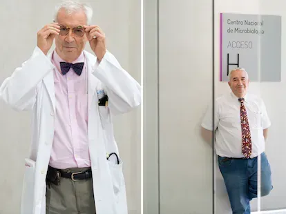A la izquierda, el médico y catedrático Emilio Bouza, jefe de servicio de Microbiología del Hospital Gregorio Marañón, de Madrid, y uno de aquellos jóvenes médicos de comienzos de los 80 que lideraron