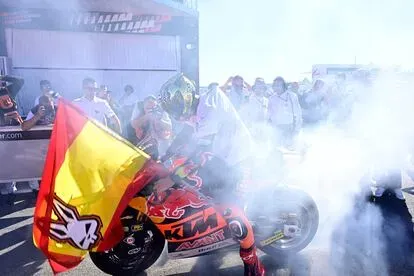 El año que viene, y habiéndose quitado el gusanillo del título, debutará junto a los mejores a lomos de una GASGAS, la marca española que irrumpe en la parrilla bajo el cobijo de KTM, la fábrica con l