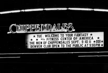 Los espectáculos de los Chippendales se hicieron habituales en las grandes ciudades de todo Estados Unidos durante los ochenta tras comenzar tímidamente en Los Ángeles. En la imagen, un cartel en un l