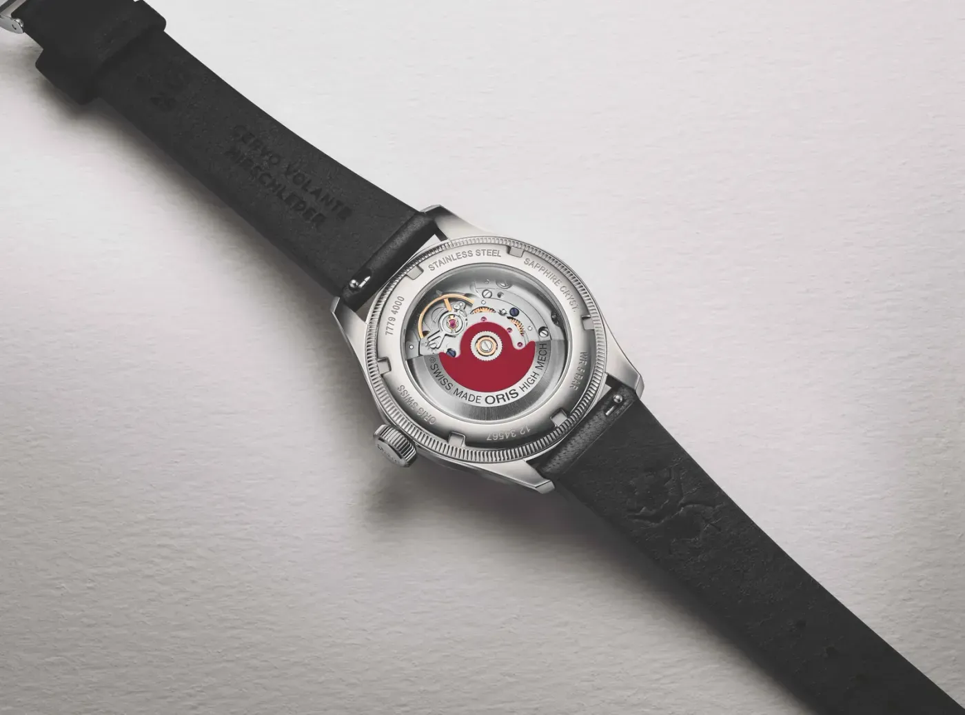 Imagen de un reloj en la muñeca de una persona