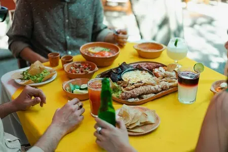 Las Fiestas Patrias saben a quesadillas: lo más pedido en Uber Eats y La Casa de Toño alcanzaría para rodear el Zócalo 1.5 veces