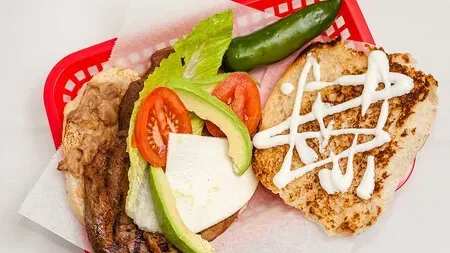 No te pierdas la Feria de la Torta 2025 en CDMX: fechas, sede y todos los detalles para disfrutar una torta de carnitas o de chilaquiles