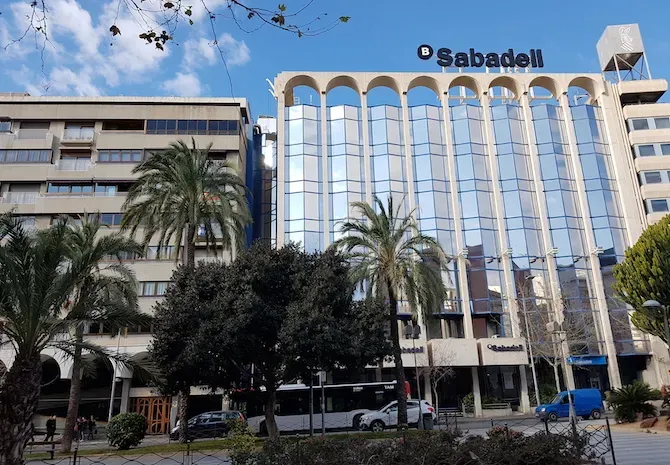 Banco Sabadell no prevé trasladar su sede de Alicante | ALICANTE PRESS |  Noticias de Alicante, Comunidad Valenciana