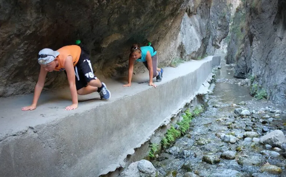 Senderismo en Granada | Una ruta por los Cahorros para descubrir el cañón  del río Monachil | Ideal
