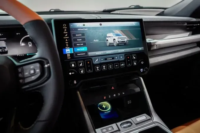 El interior del 2026 Jeep Recon. Créditos de imagen: Stellantis/Jeep