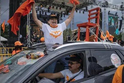 Simpatizantes del candidato de Movimiento Ciudadano a gobernador de Nuevo León, Samuel García, durante su cierre de campaña en Monterrey el 30 de mayo.
