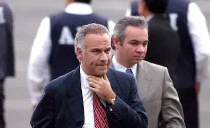 El abogado Juan Ramón Collado (primero por la izquierda), en julio de 2019, en Ciudad de México.