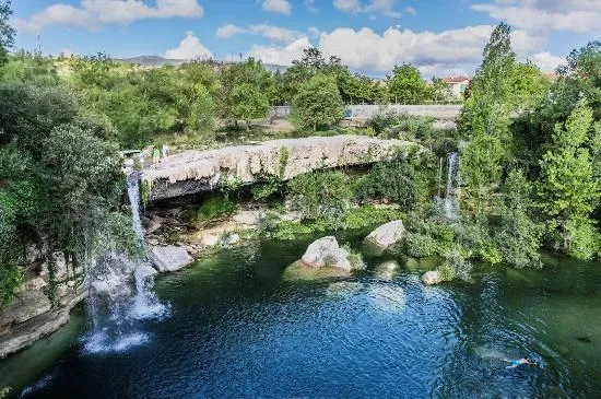 BONITA CASCADA - Opiniones sobre Cascada de El Peñón, Pedrosa de Tobalina, España - Comentarios - Tripadvisor