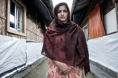 Kawsar (27) vive en un campo de refugiados rohinyá en la zona de Goyalmara con seis familiares. “Vivimos pacíficamente en Bangladés y recibimos una ayuda enorme, pero nuestros niños están atrapados aq