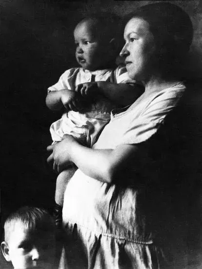 'Retrato de mujer embarazada', 1930, tomada en Berlín, Alemania. Tina Modotti vivió en México primero con Edward Weston y cuando este regresó a EE UU, tuvo como pareja al revolucionario cubano Julio A