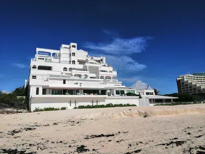 El condominio adquirido en la zona turística de Cancún.
