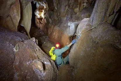 Otra vista de la cueva de las Estegamitas.