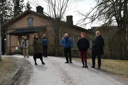 De izquierda a derecha, Olha Svidina, Ksenia Peretrukhina, Mijaíl Durnenkov, Uladzímir Ushakou, Anis Kvonidova y Pável Semchenko.