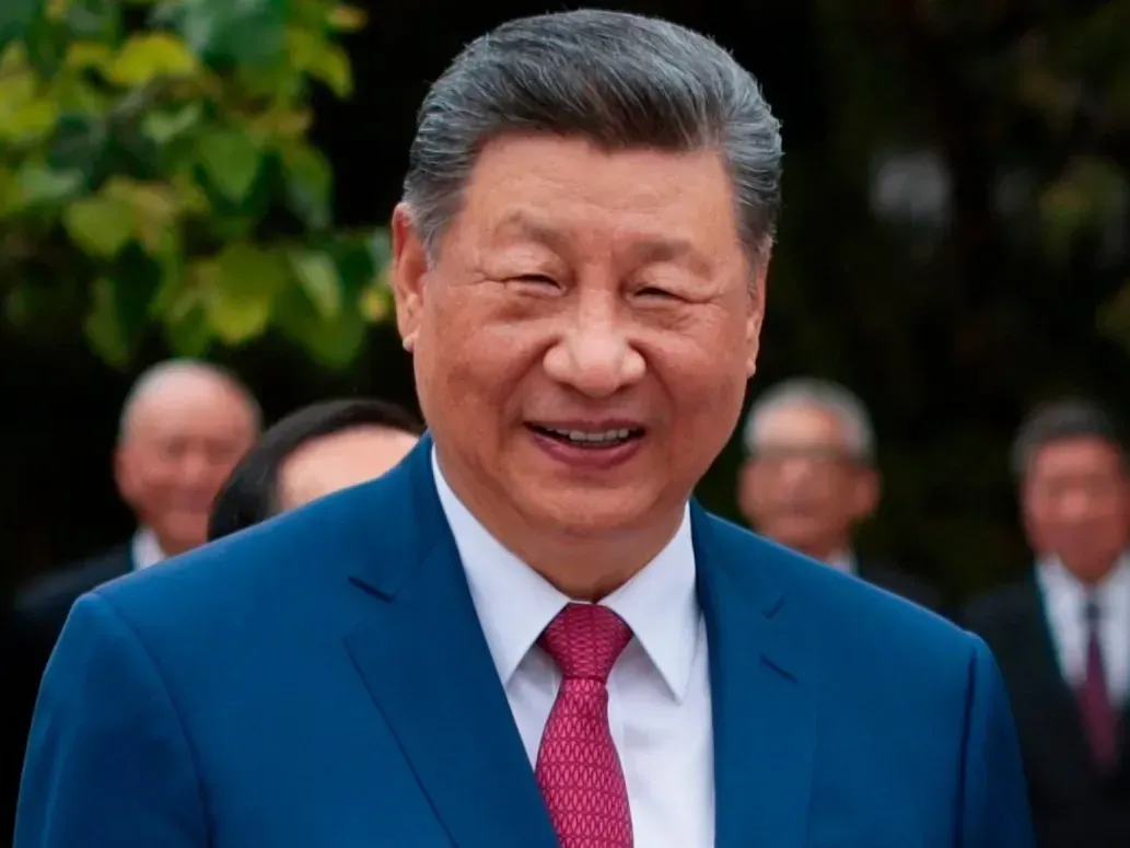 Xi acoge a un Putin debilitado