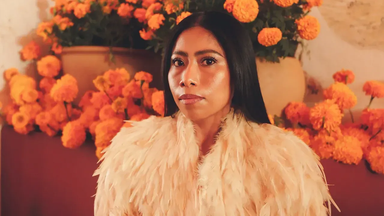 Yalitza Aparicio: Elegancia en Día de Muertos 2025