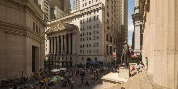 S&P 500 cae por temores sobre IA y presiones inflacionarias en EE. UU.
