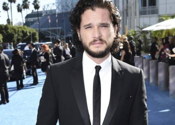 Kit Harington, de ‘Juego de tronos’, se sincera sobre su alcoholismo: “Pasé por bastantes cosas horribles” | Gente