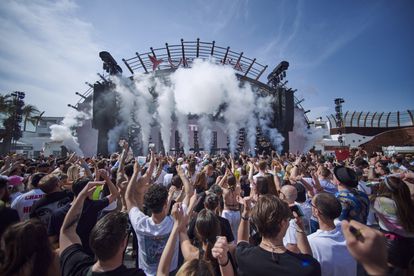 Ibiza resucita las discotecas tras dos años de silencio | España - Columna  Digital