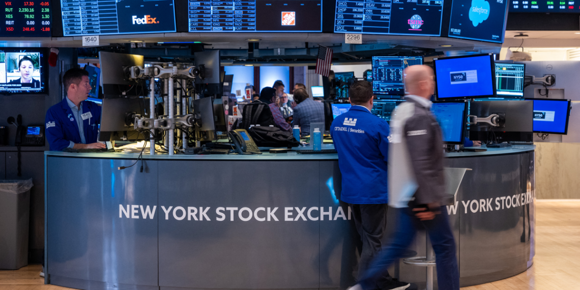 Wall Street cierra mixto; acciones de Fubo suben más de 200%