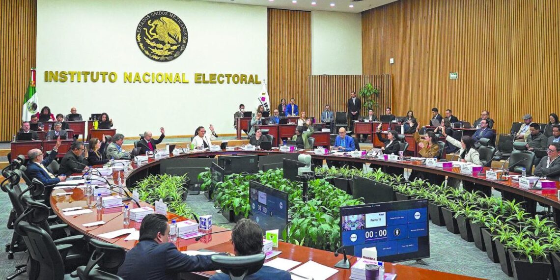 Denuncian a ministras ante Instituto Electoral